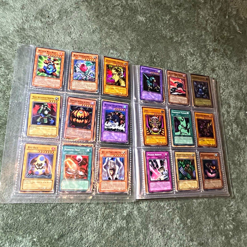 Vintage card - yu-gi-oh!,